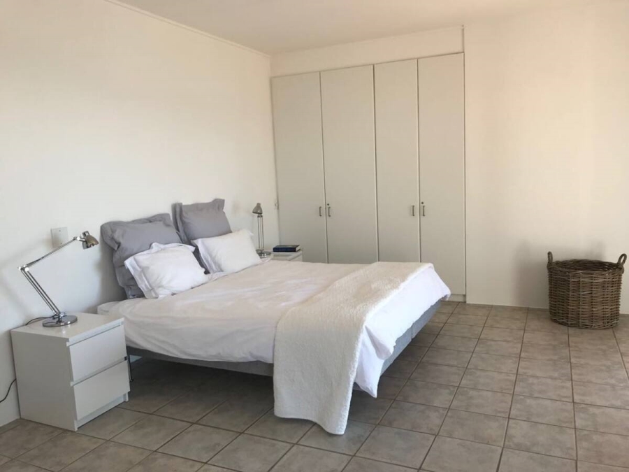 To Let 4 Bedroom Property for Rent in Bantry Bay Western Cape